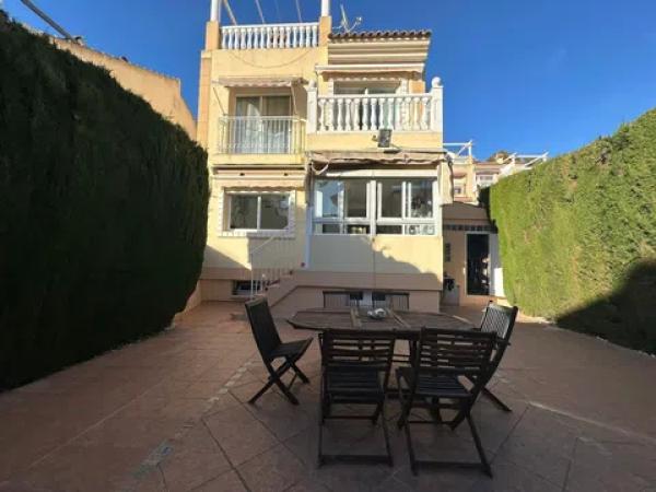 Casa independiente en avenida del Pí photo 4