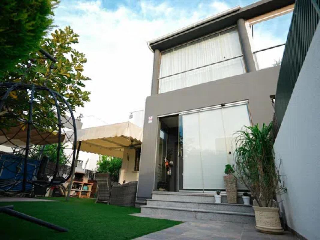 Sale of townhouse in Avenida Tenerife , Torrevieja photo 3