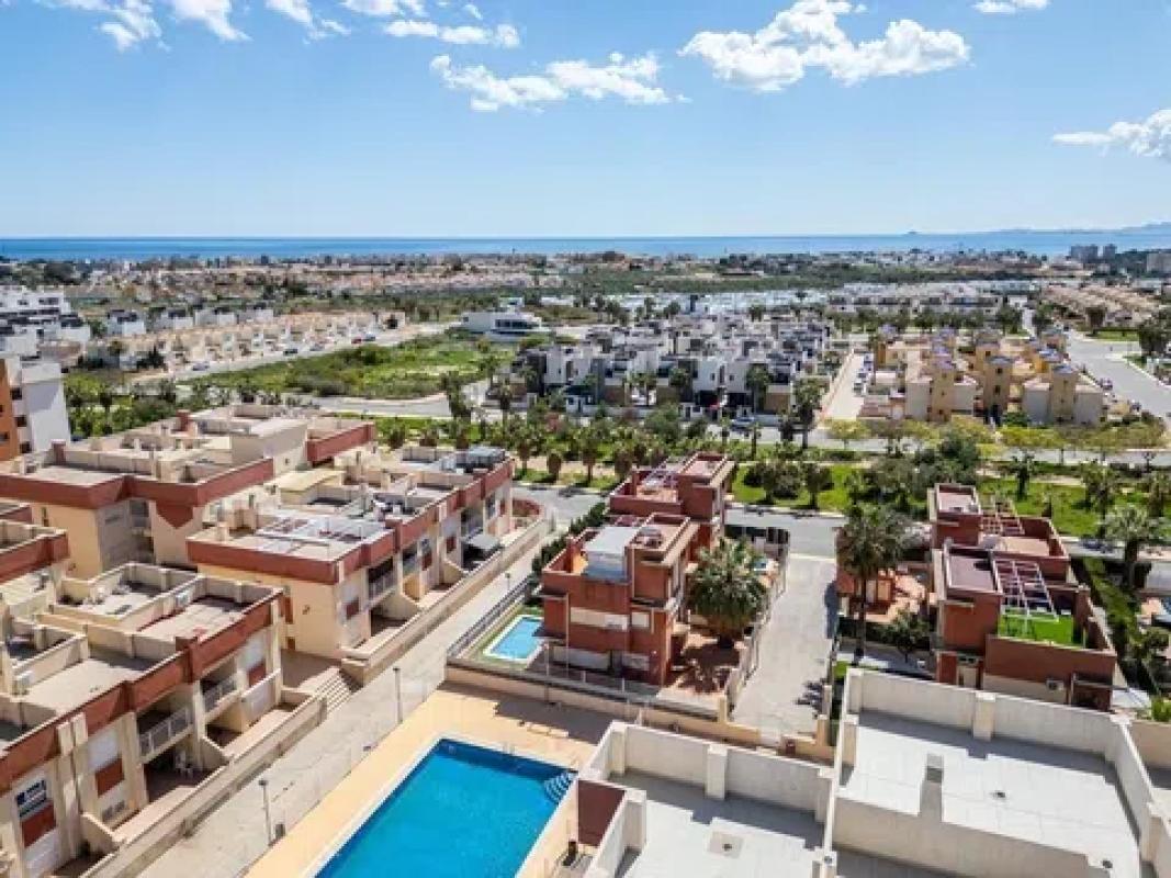 Sprzedaż mieszkania w Barrio Lomas de Cabo Roig, Orihuela
 photo 5