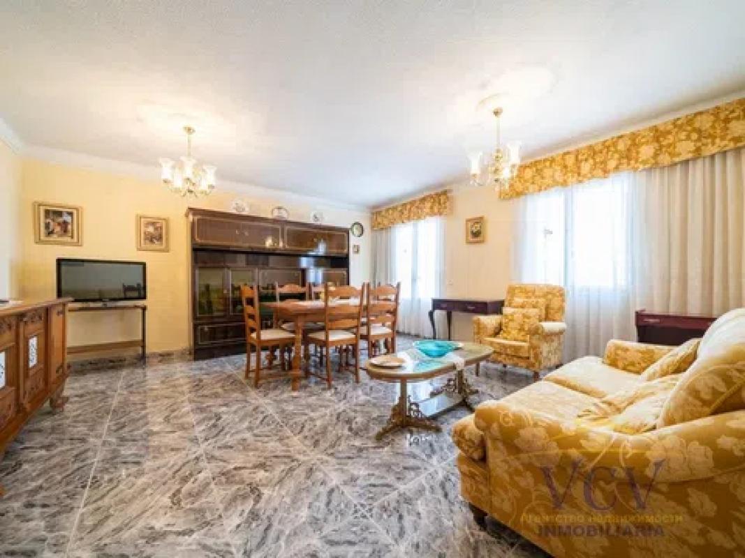 Venta de piso en Plaza de las Escuelas, Alicante / Alacant
photo 1
