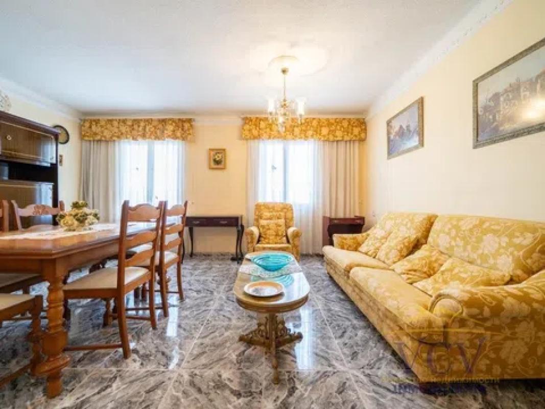 Venta de piso en Plaza de las Escuelas, Alicante / Alacant
photo 3