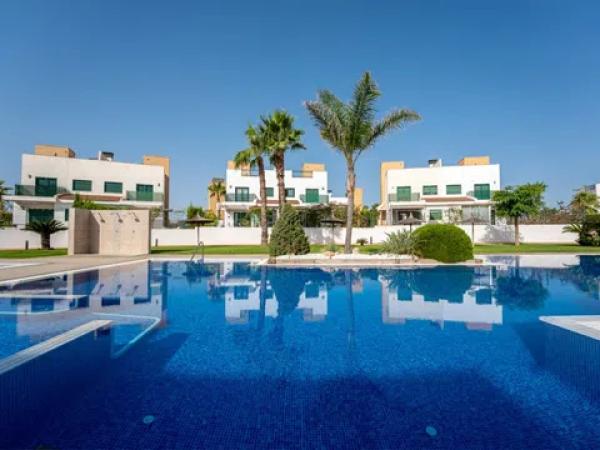 Chalet independiente en venta en Avenida del Recorral, Rojales
thumbnail 1