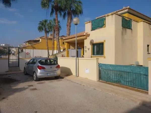 Chalet adosado en calle Ciudad Real photo 1