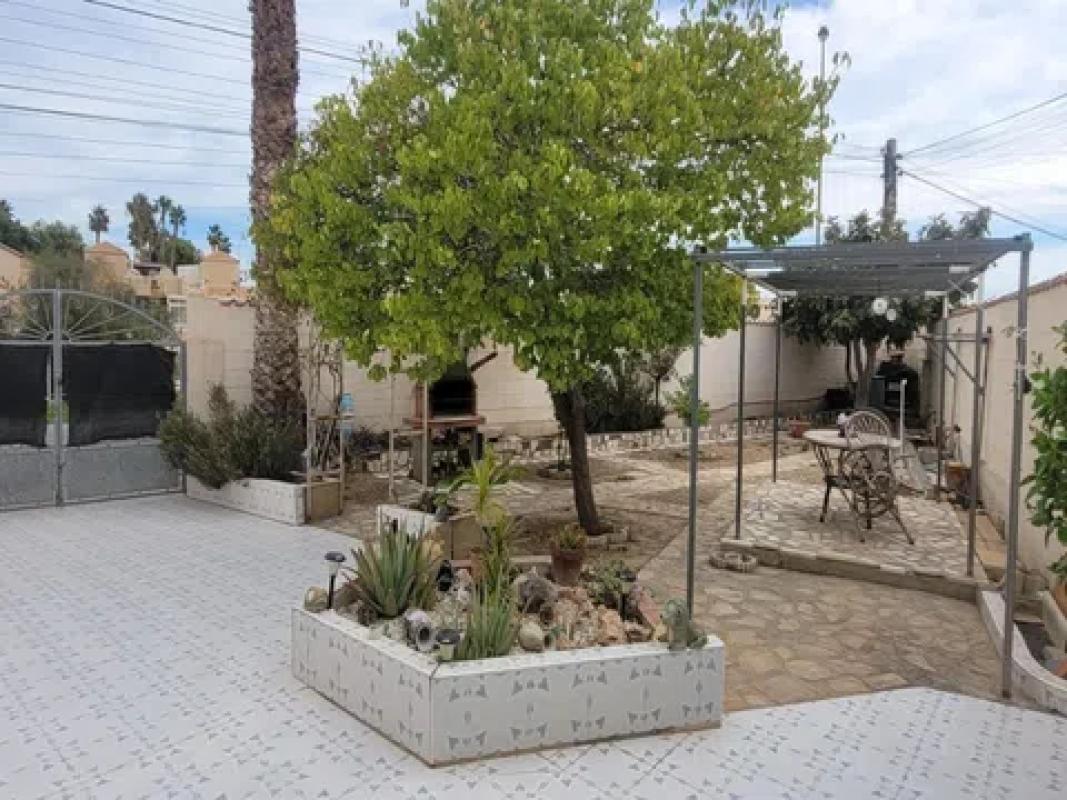 Venta de chalet independiente en Calle Paloma, Torrevieja
 photo 2