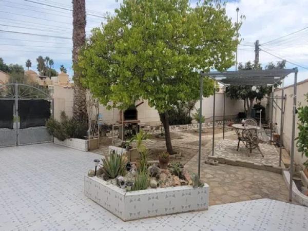 Casa independiente en calle Paloma photo 2