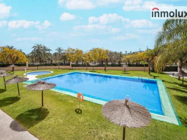 Sale of flat in Calle Nadadora Carmen Soto, Alicante
 photo 1