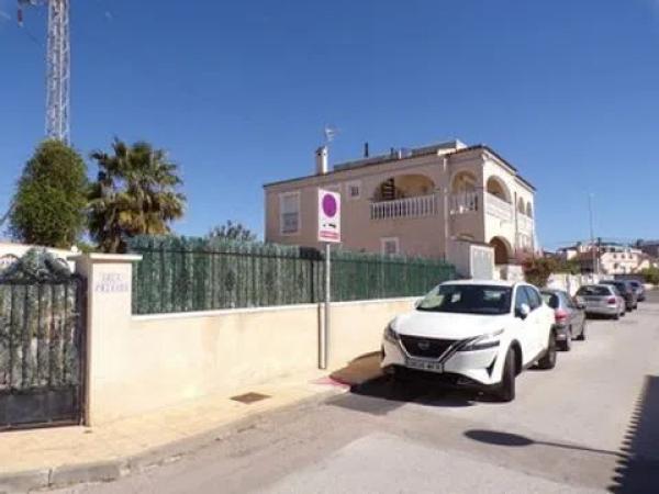 Venta de piso en Barrio Villamartín, Orihuela
 photo 2