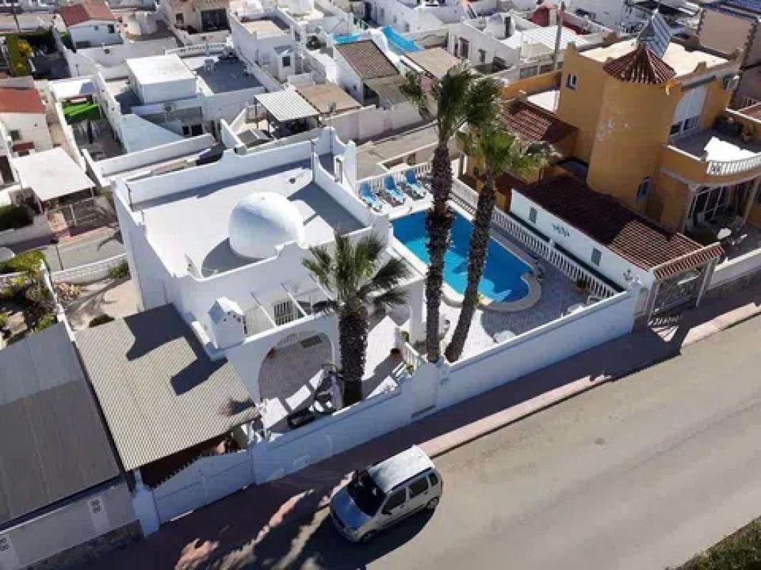 Sale of independent chalet in Barrio Villamartín, Orihuela
photo 3