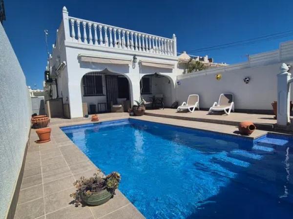 Chalet independiente en venta en Centro, San Miguel de Salinas
 photo 1