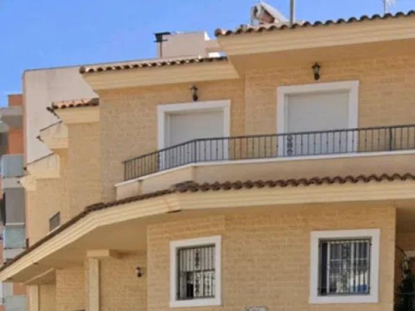 Chalet adosado en calle Carlos I, 10 photo 2