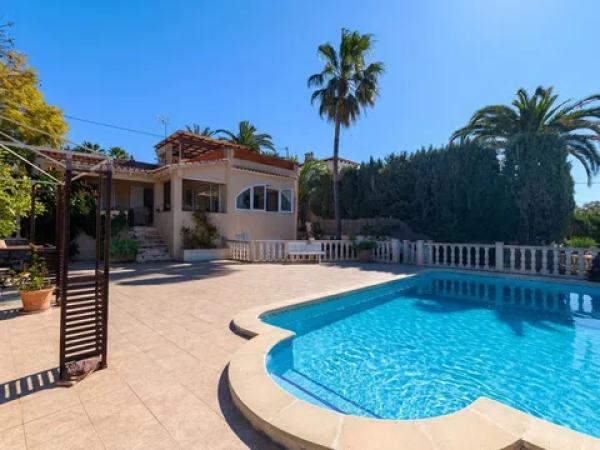 Chalet wolnostojący na sprzedaż w Cala Advocat - Baladrar, Benissa photo 1