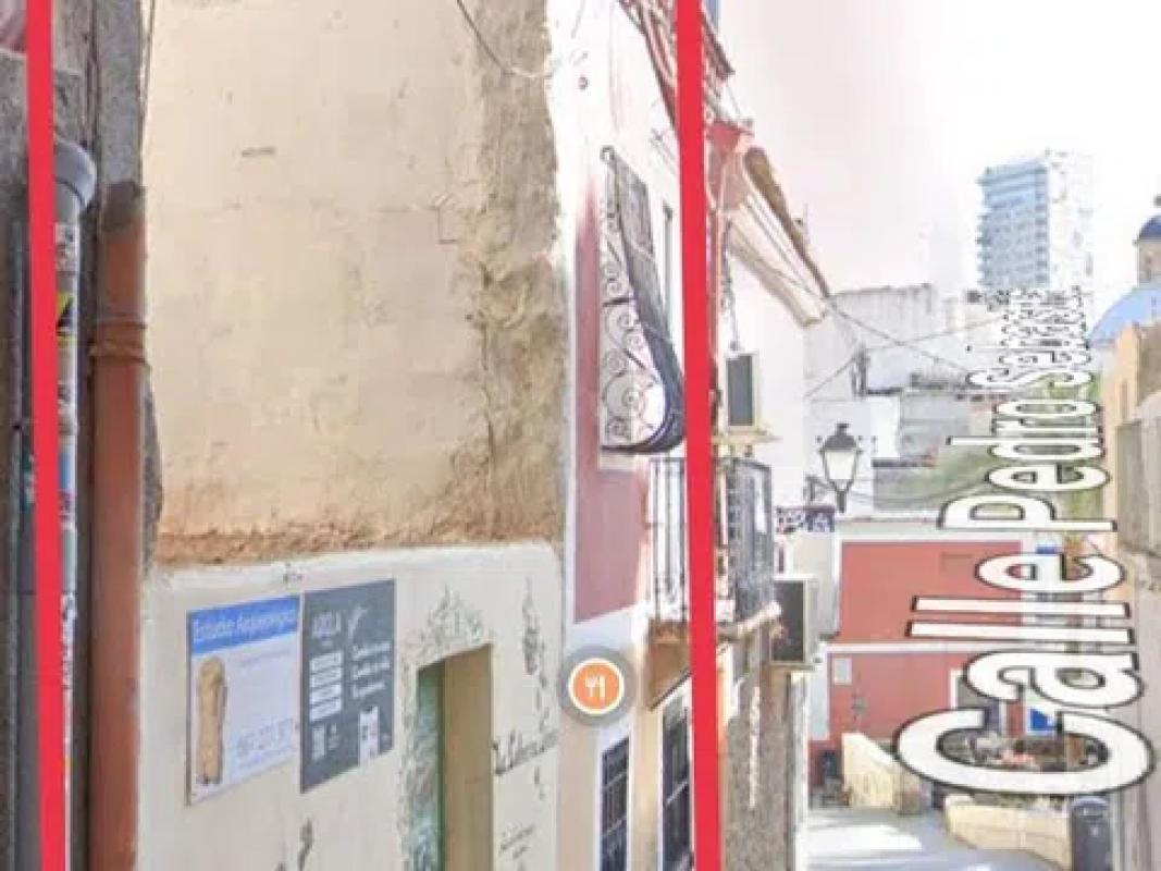 Sale of townhouse in Calle Pedro Sebastià, 4 -6 , Alicante photo 2