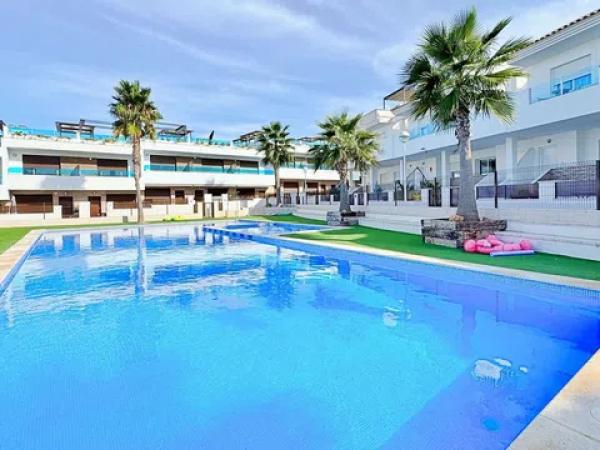 Independent chalet for sale in Barrio Los Balcones - Los Altos del Edén, Torrevieja
 photo 1