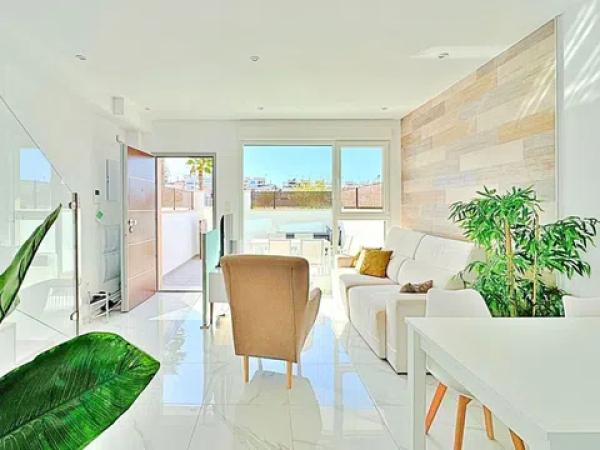 Independent chalet for sale in Barrio Los Balcones - Los Altos del Edén, Torrevieja
 photo 4