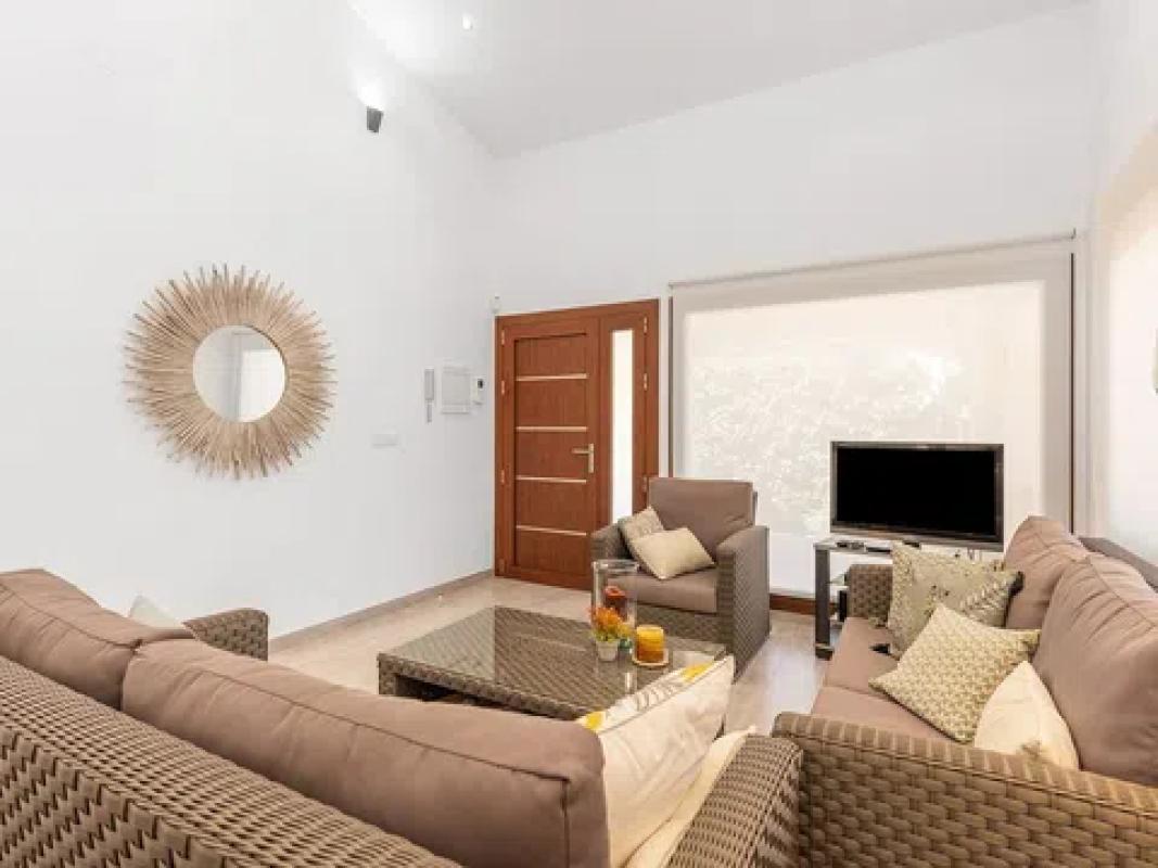 Продажа отдельного шале в  Barrio Punta Prima, Ориуэла photo 5
