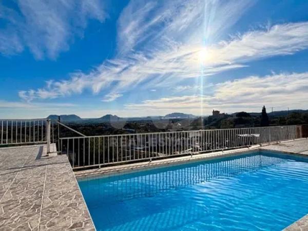 Independent chalet for sale in Villamontes-Boqueres, San Vicente del Raspeig
thumbnail 1