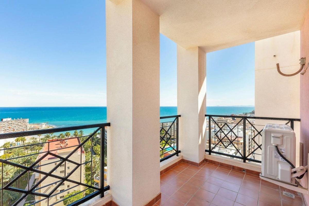 Venta de piso en Avenida Roentgen, Torrevieja
 photo 3
