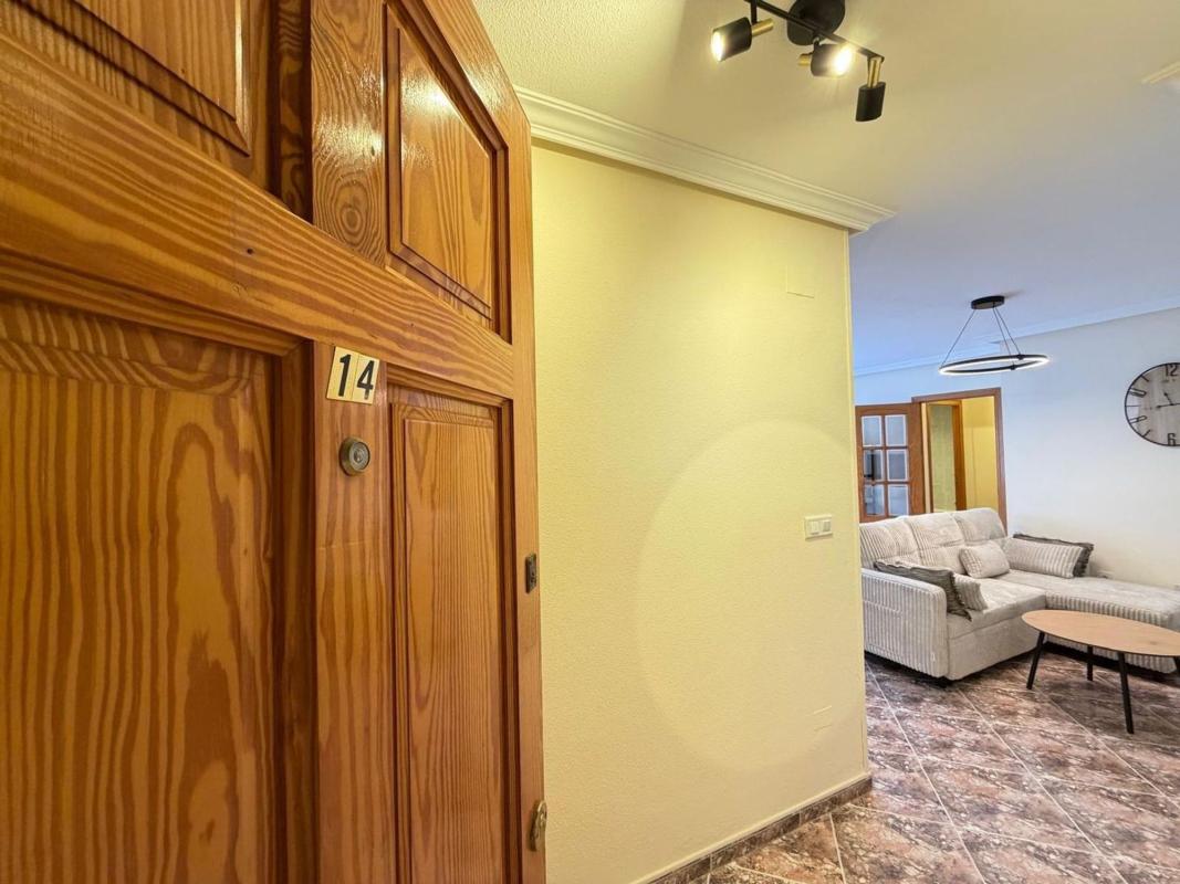 Sale of apartment in Calle Capitán García Gea, Torrevieja
 photo 2