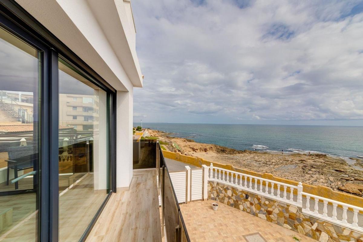 Sprzedaż niezależnego domku jednorodzinnego w  Calle Comunidad Valenciana, Torrevieja photo 5