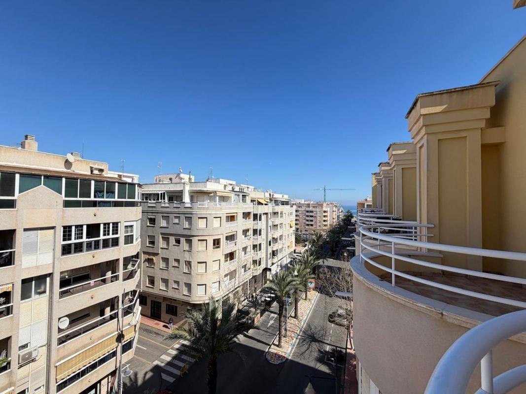 Sprzedaż poddasza w Avenida de las Habaneras, Torrevieja photo 1