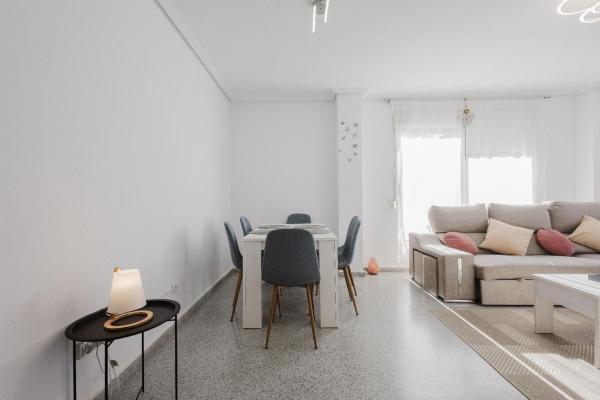 Venta de piso en Centro, San Miguel de Salinas
thumbnail 1