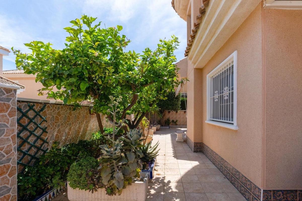 Продажа отдельного шале в Barrio Los Balcones - Los Altos del Edén, Торревьеха photo 3