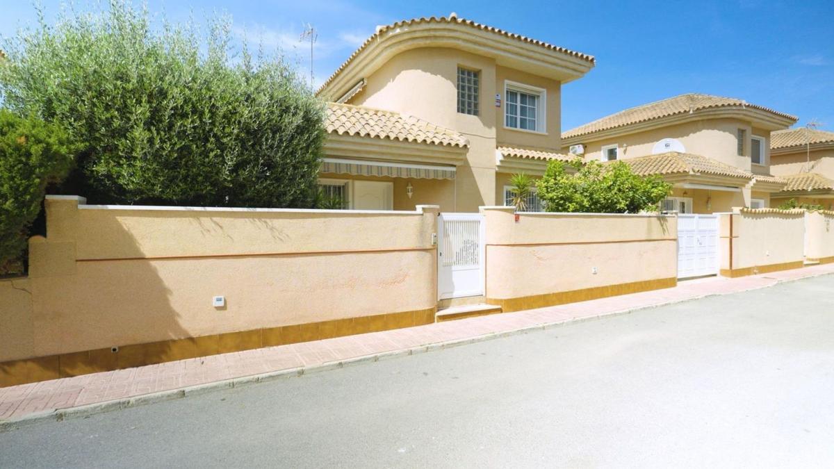 Продажа отдельного шале в Barrio Los Balcones - Los Altos del Edén, Торревьеха photo 5