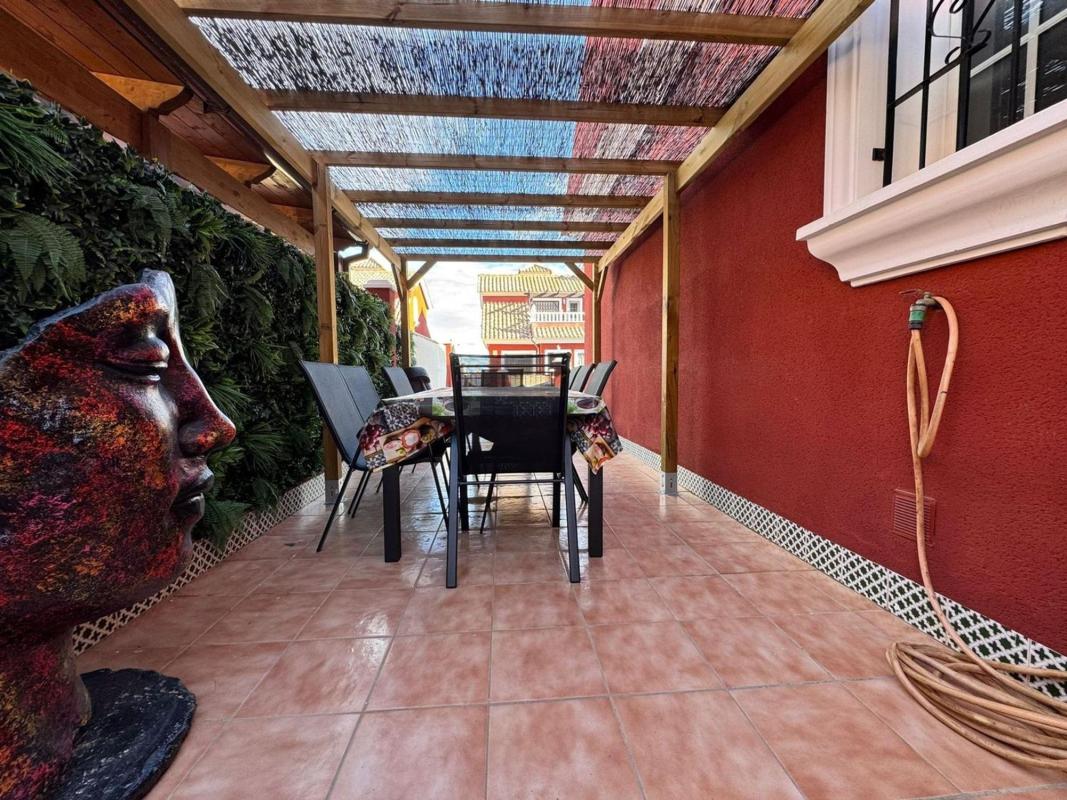 Venta de chalet adosado en  Calle Ebro, 5 , Orihuela photo 4