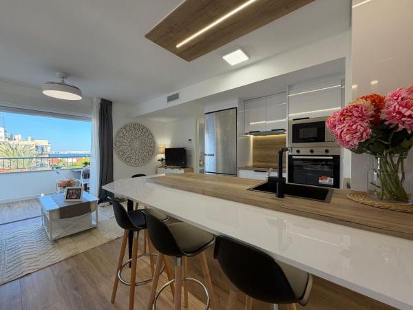 Продажа квартиры на Avenida de las Olas, Торревьеха
photo 1