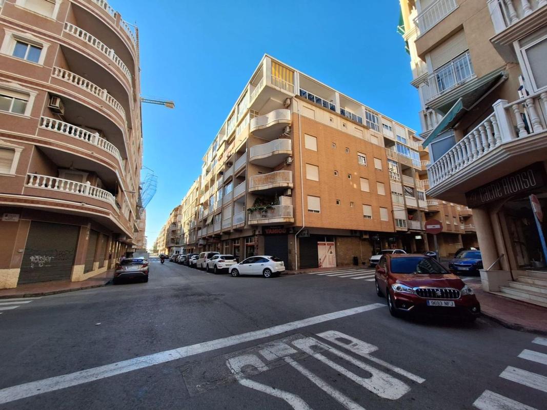 Venta de duplex en Calle San Pascual, Torrevieja photo 1
