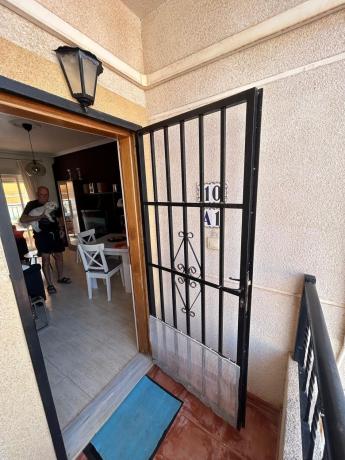 Sprzedaż mieszkania w Barrio Aguas Nuevas, Torrevieja
thumbnail 1