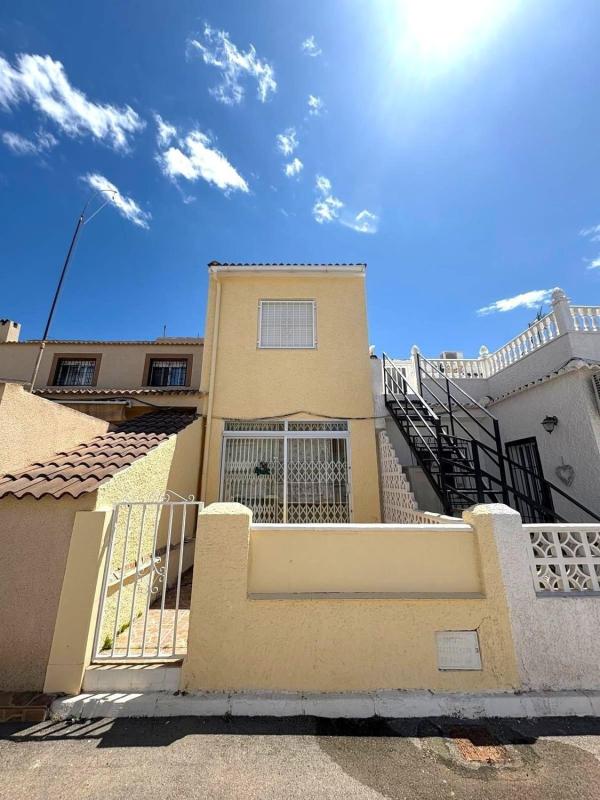 Sprzedaż szeregowego domku w  Barrio La Siesta - El Salado - Torreta , Torrevieja photo 2