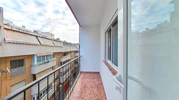 Sale of flat in Barrio Plà del Bon Repòs-La Goteta, Alicante
 photo 2