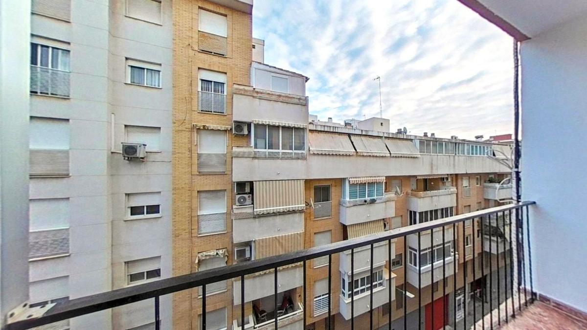 Venta de piso en Barrio Plà del Bon Repòs-La Goteta, Alicante / Alacant
photo 3