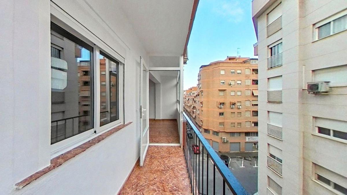Venta de piso en Barrio Plà del Bon Repòs-La Goteta, Alicante / Alacant
photo 4