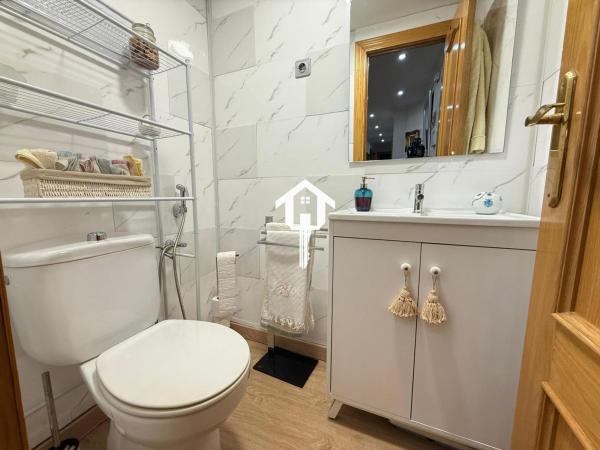 Sale of flat in Calle Hermanos Soto Chápuli, Alicante
 photo 4