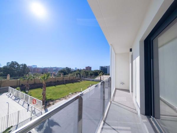 Sale of flat in Barrio Paus, Alicante
 photo 2