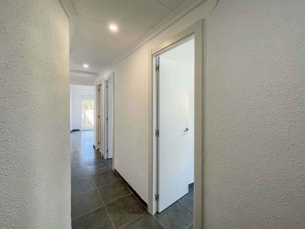 Sale of apartment in Centro, Santa Pola
 photo 4