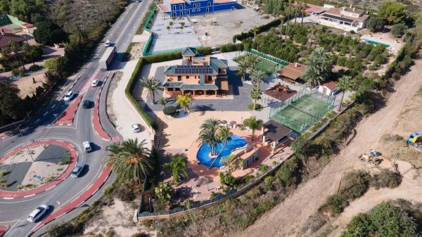 Independent chalet for sale in Alzabares, Elche / Elx
photo 1