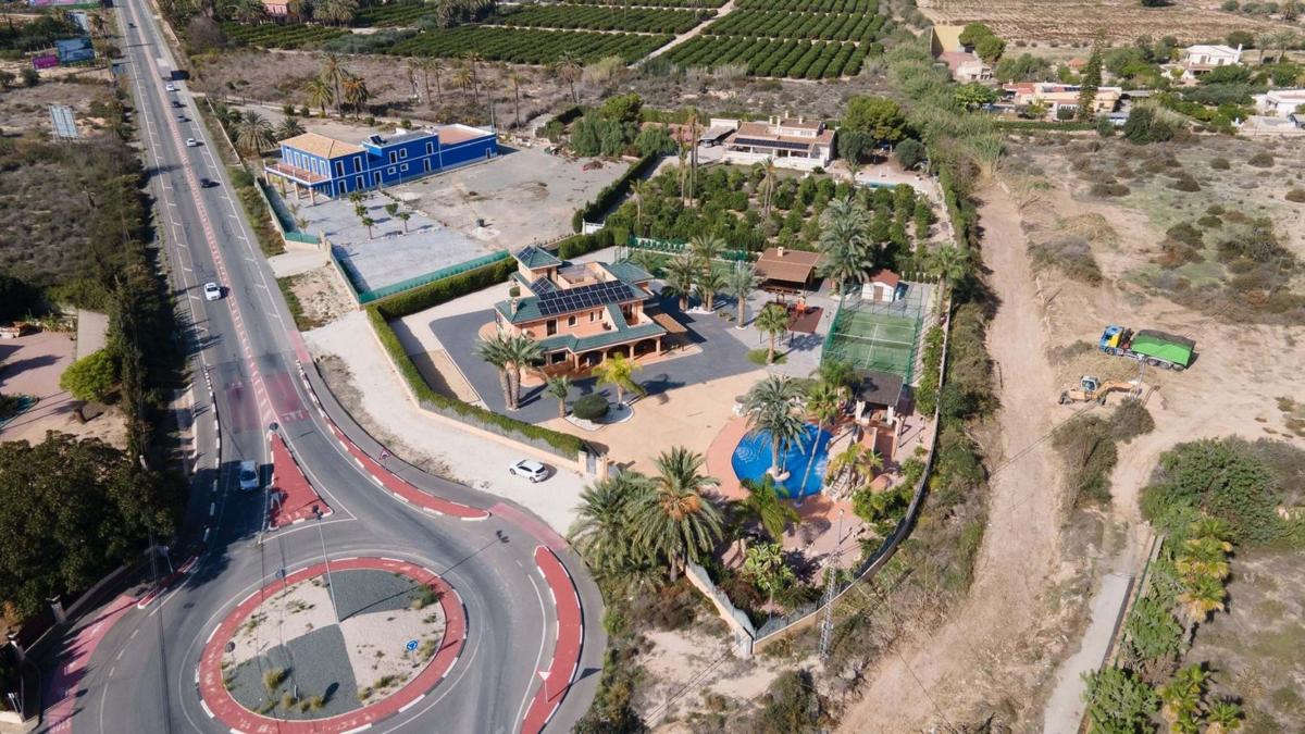 Sale of independent chalet in Alzabares, Elche / Elx
 photo 2