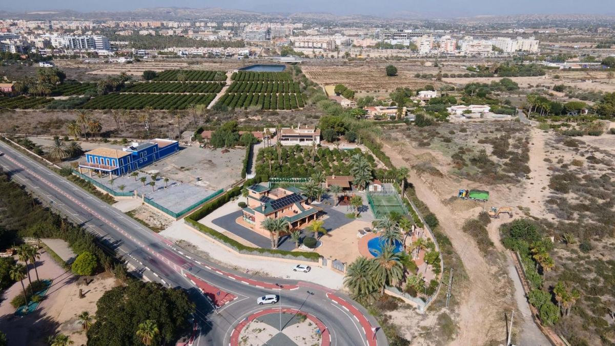 Sale of independent chalet in Alzabares, Elche / Elx
 photo 3