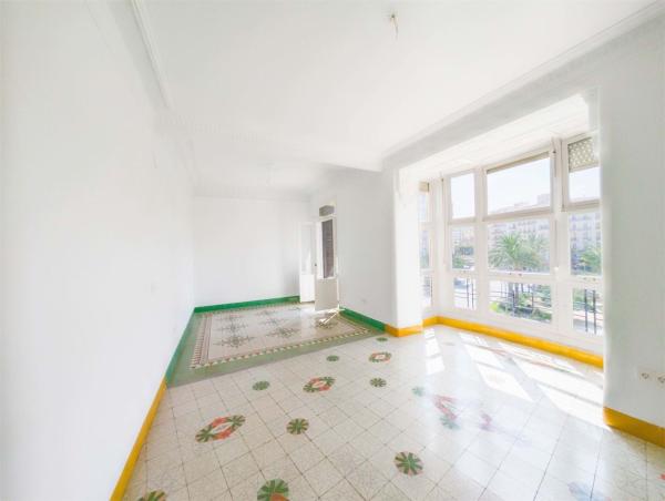 Sale of flat in Barrio Centro Tradicional, Alicante
 photo 4