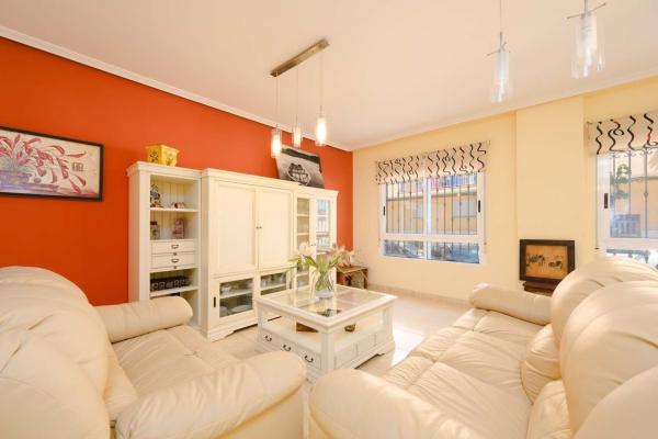 Sale of flat in Campello Pueblo, El Campello
thumbnail 2