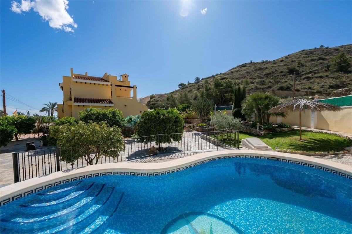 Venta de chalet independiente en Pueblo Acantilado - Lanuza, El Campello
photo 2
