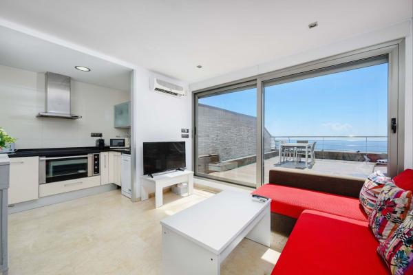Sale of flat in Barrio Ensanche-Diputación, Alicante
 photo 2