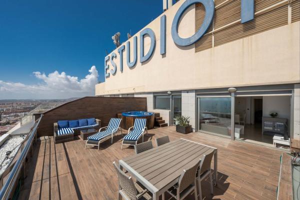 Sale of flat in Barrio Ensanche-Diputación, Alicante
 photo 4