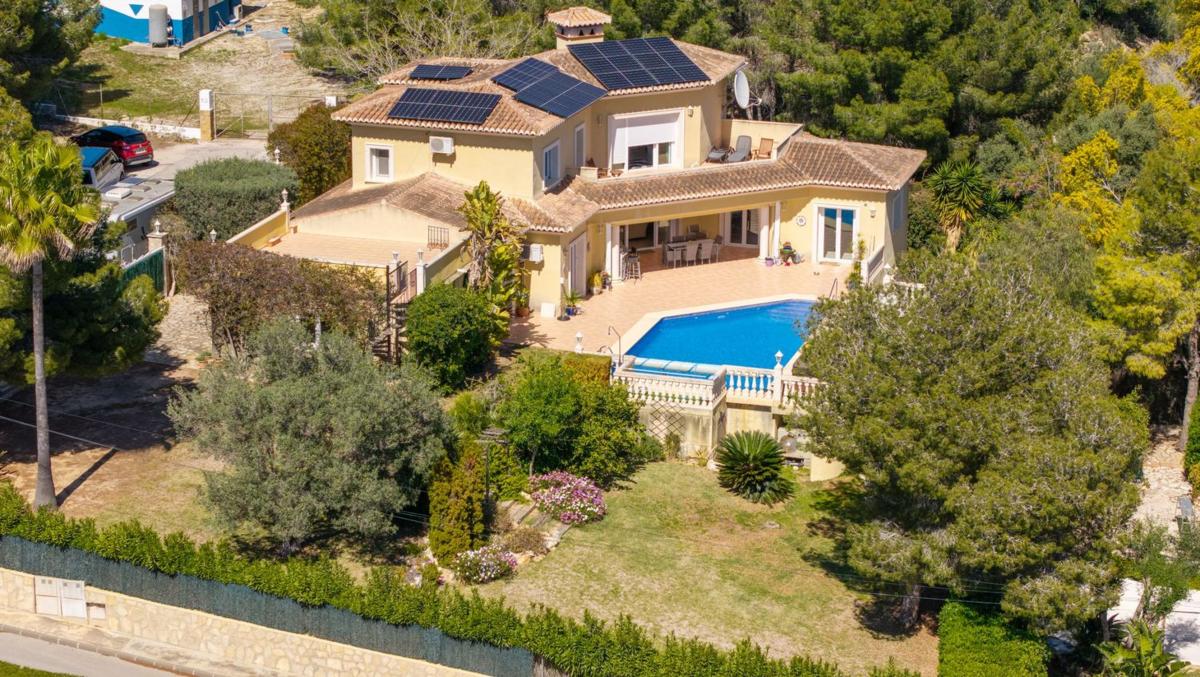 Sale of independent chalet in Calle Jean Genet, Jávea/Xàbia
 photo 3