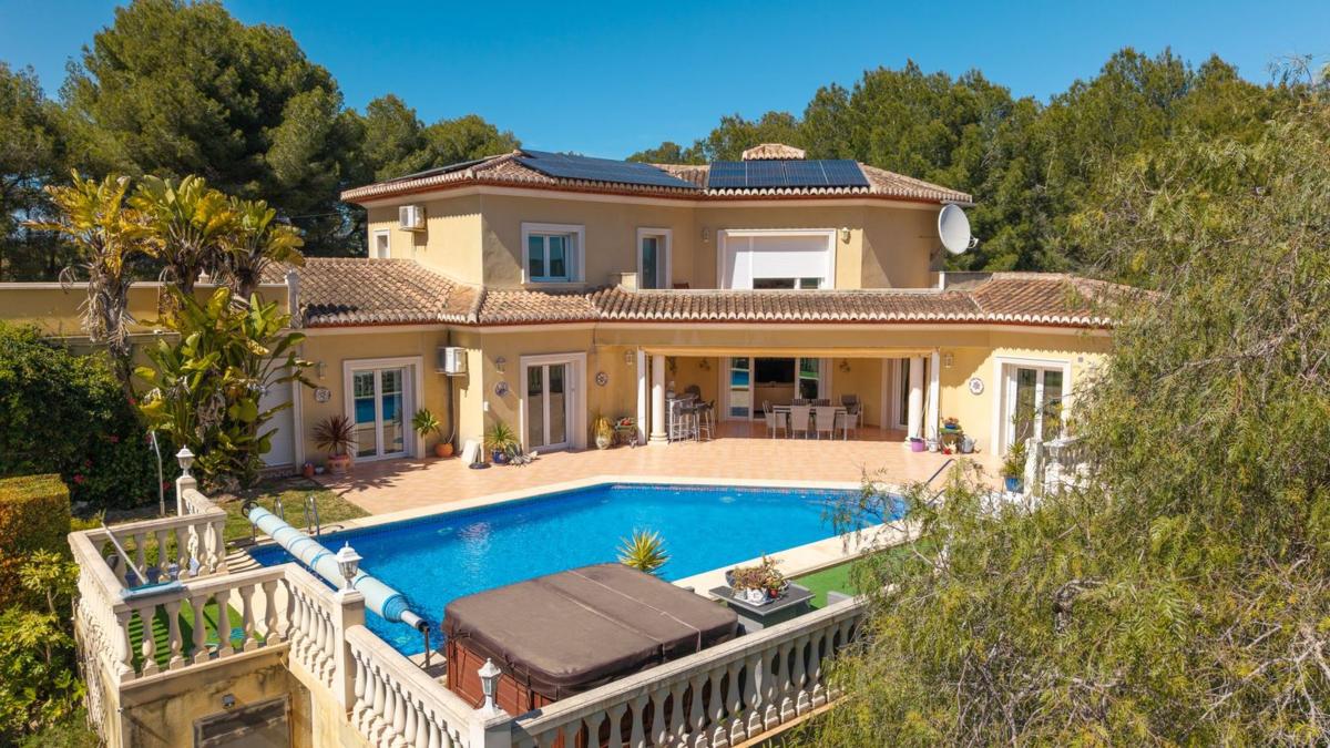 Sale of independent chalet in Calle Jean Genet, Jávea/Xàbia
 photo 4