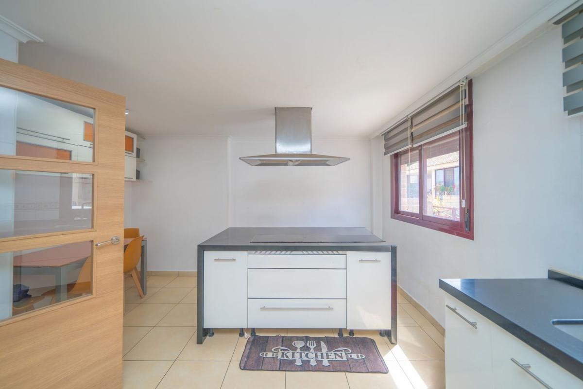 Sale of townhouse in  Calle Mar Mediterrani, 99 , La Nucia photo 3