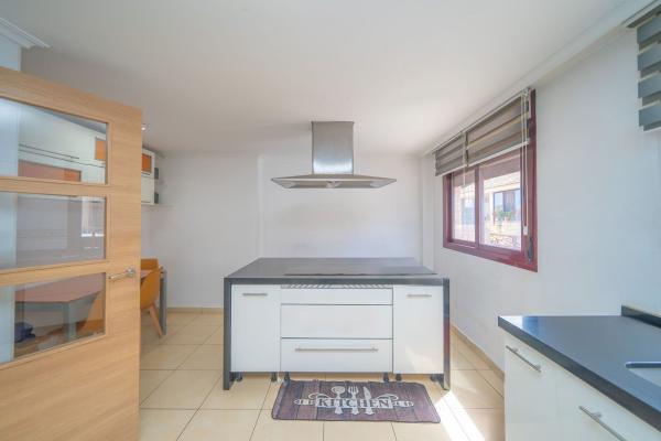 Chalet adosado en calle Mar Mediterrani, 99 photo 3